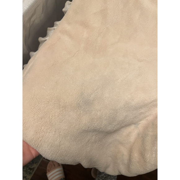 Baby Blanket Mickey Head Print With Hat And Tie - Warm-Cream Color- Used - Picture 3 of 8